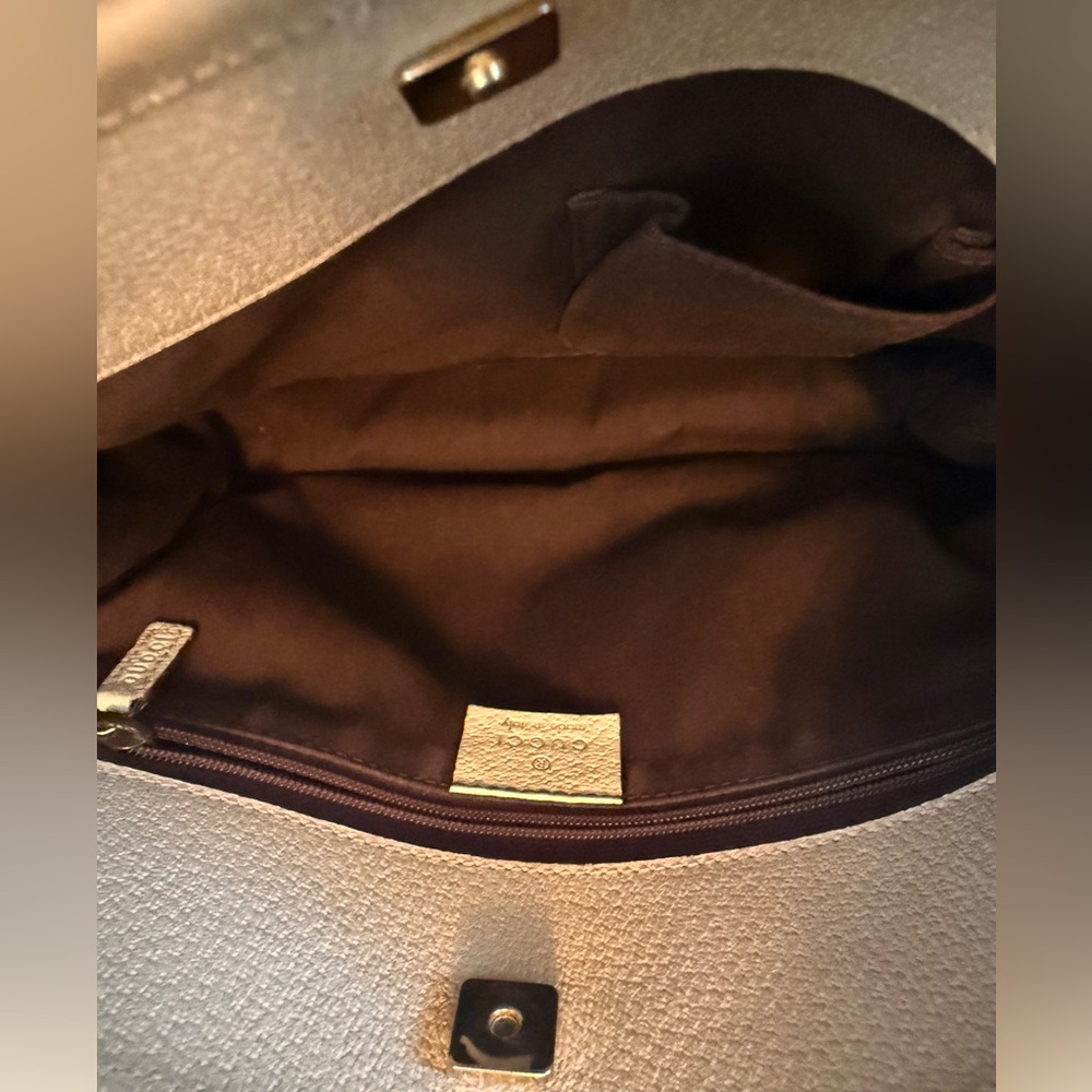 Gucci Beige Brown Monogram Crossbody Bag with Gold Hardware - Picture 3 of 13